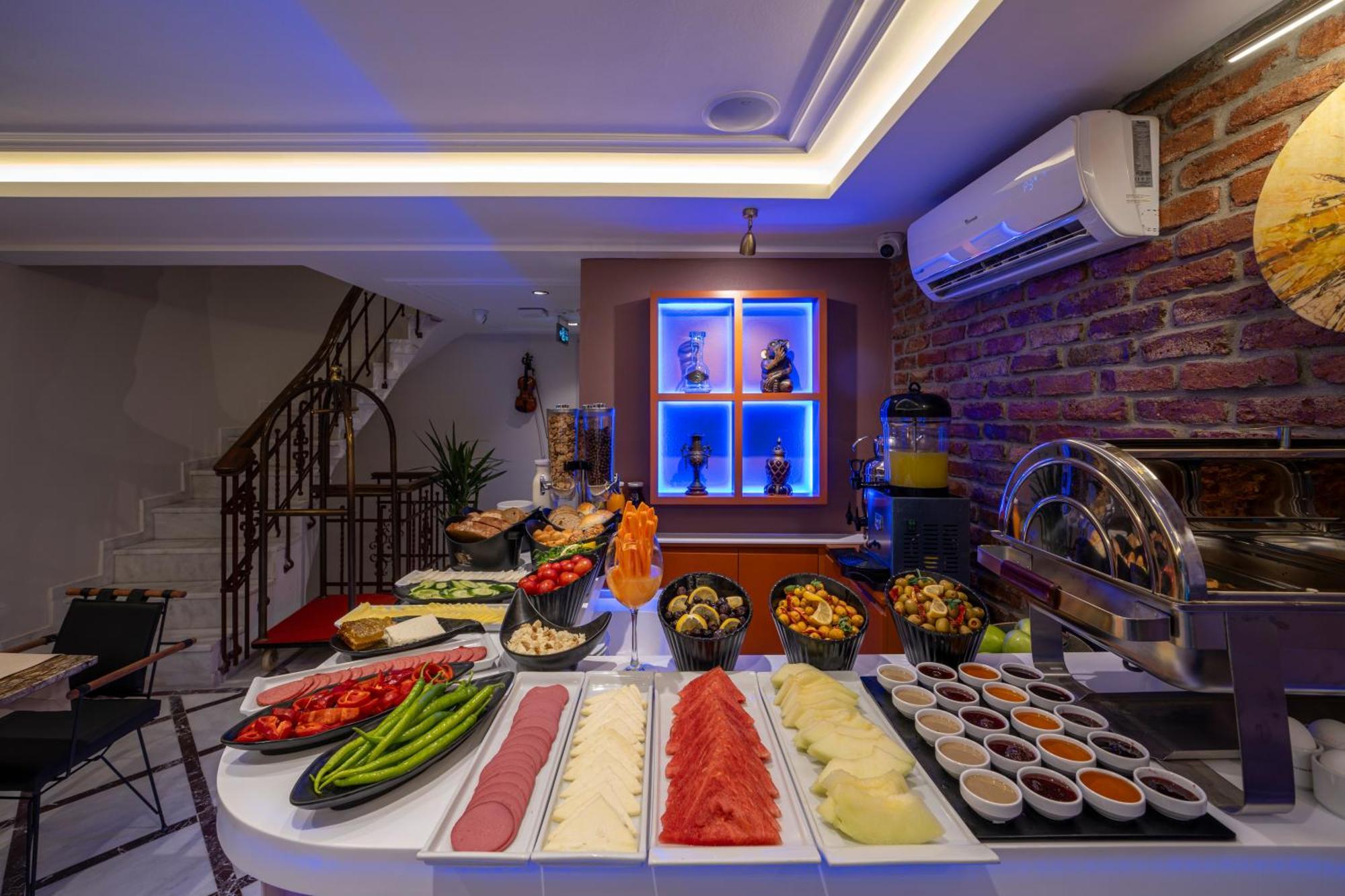Pera Luna Premium Hotel Стамбул Екстер'єр фото